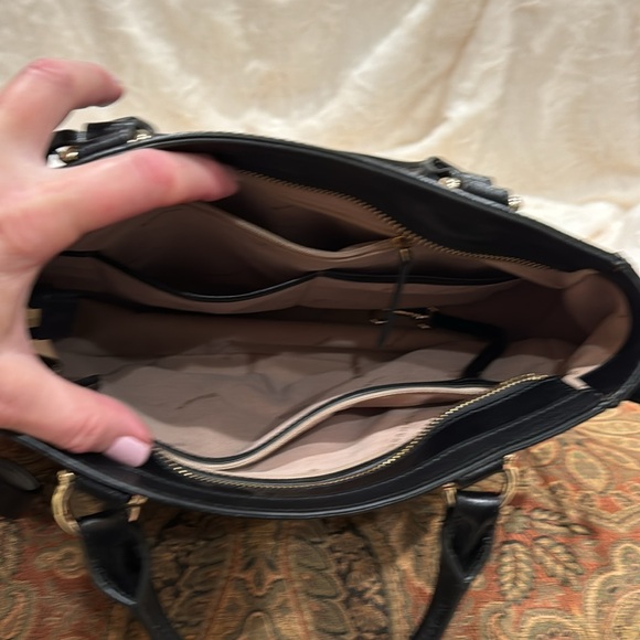 Beautiful Brahmin satchel in black topsail leather. - Picture 5 of 5